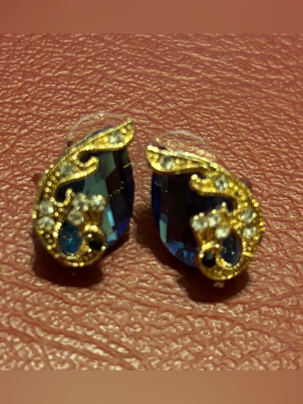 ✨Gold-Tone Teardrop Blue Crystal Stud Earrings